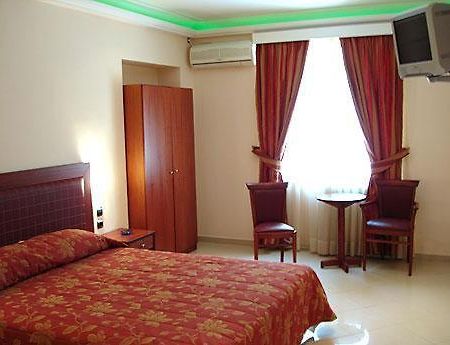 אתונה Brazil Hotel מראה חיצוני תמונה